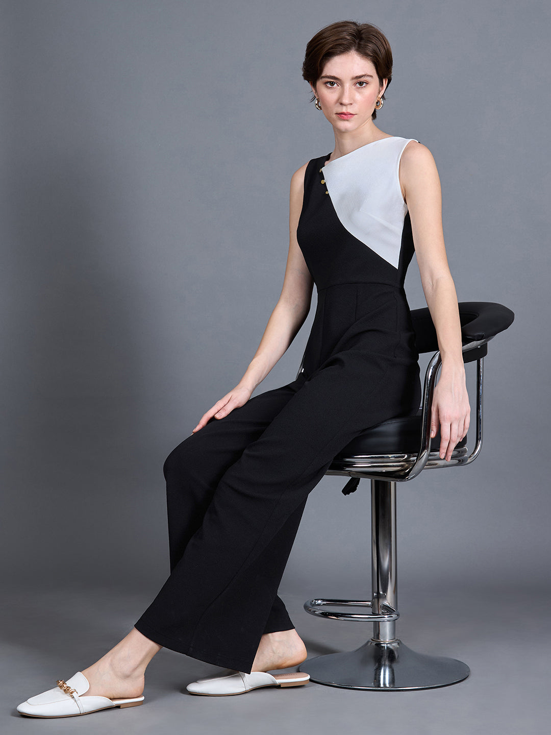 Women's Off-White & Black Asymmetric Sleeveless Polyknitted Solid Color-Block/Paneled Regular Length Jumpsuit
