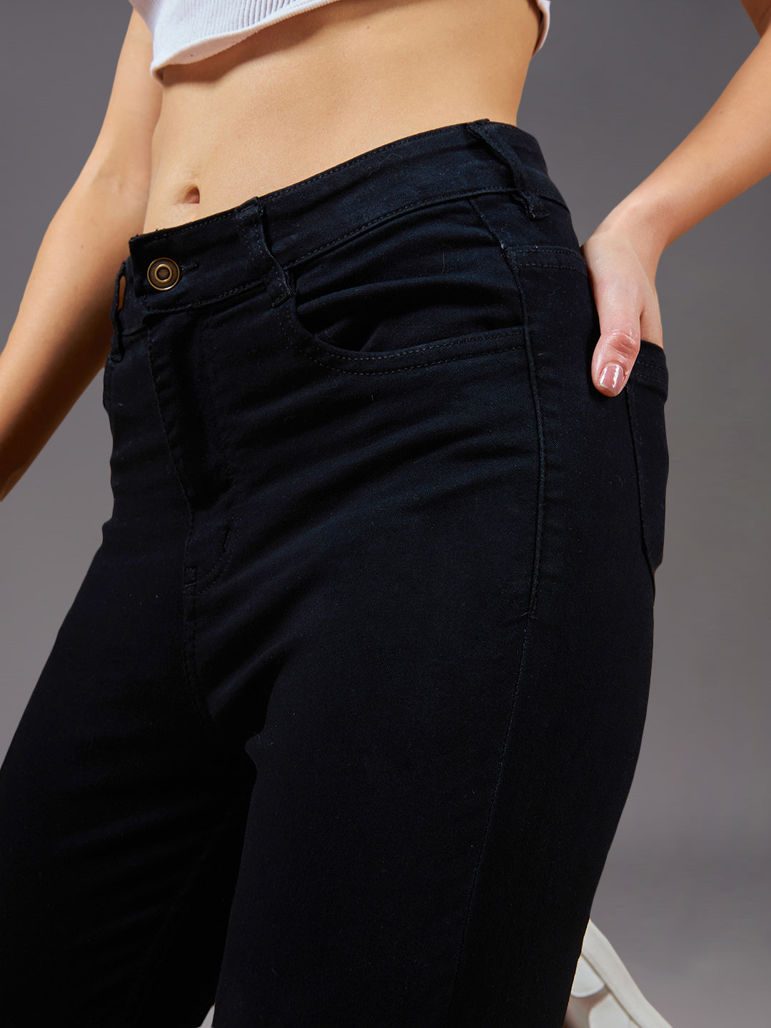 24/7 Comfort Black Skinny Fringed Detail High-Rise Cropped Stretchable Denim Jeans