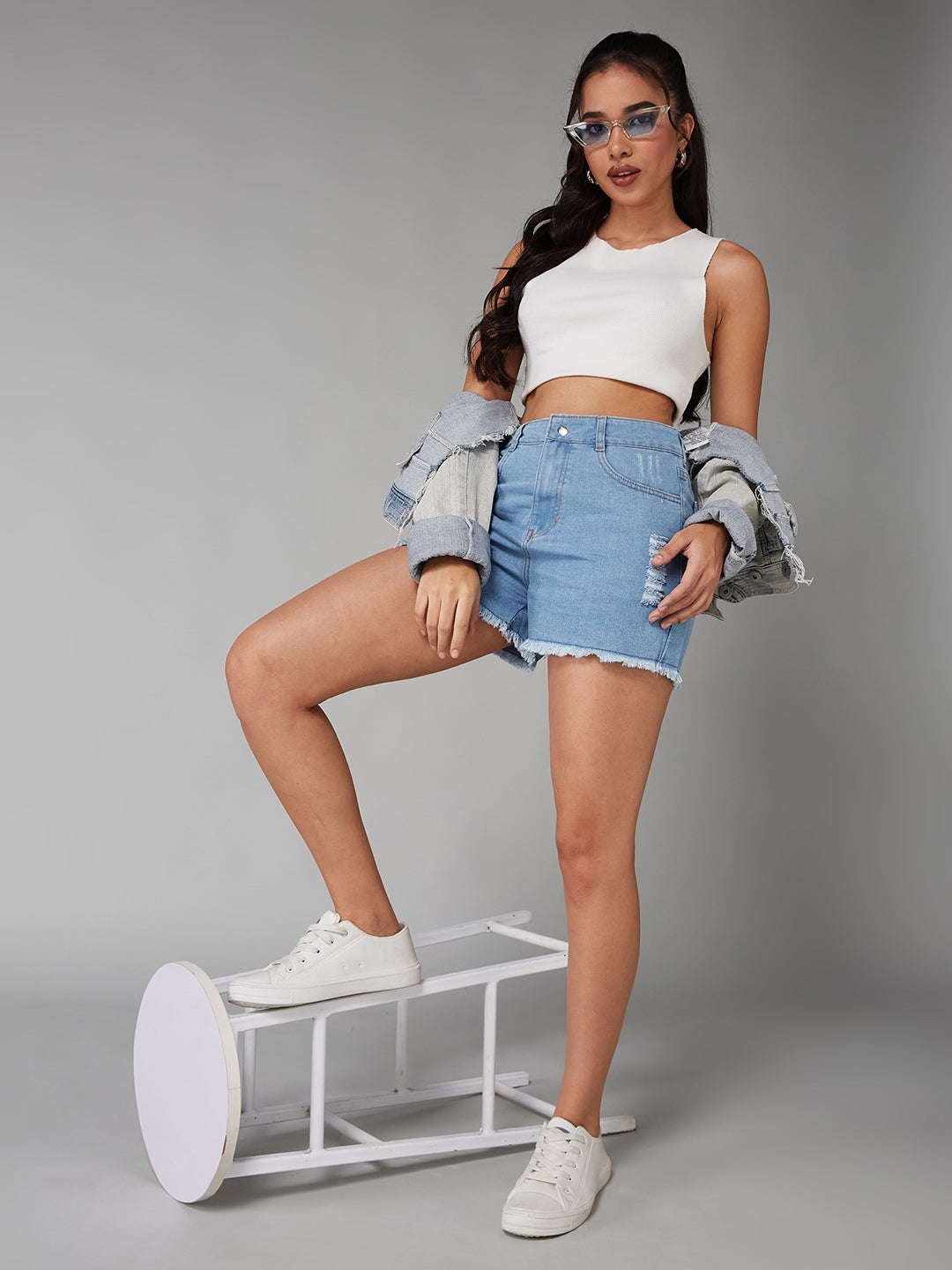 Women's Blue Relaxed Mid-Rise High Distress Regular Non-Stretchable Denim Shorts