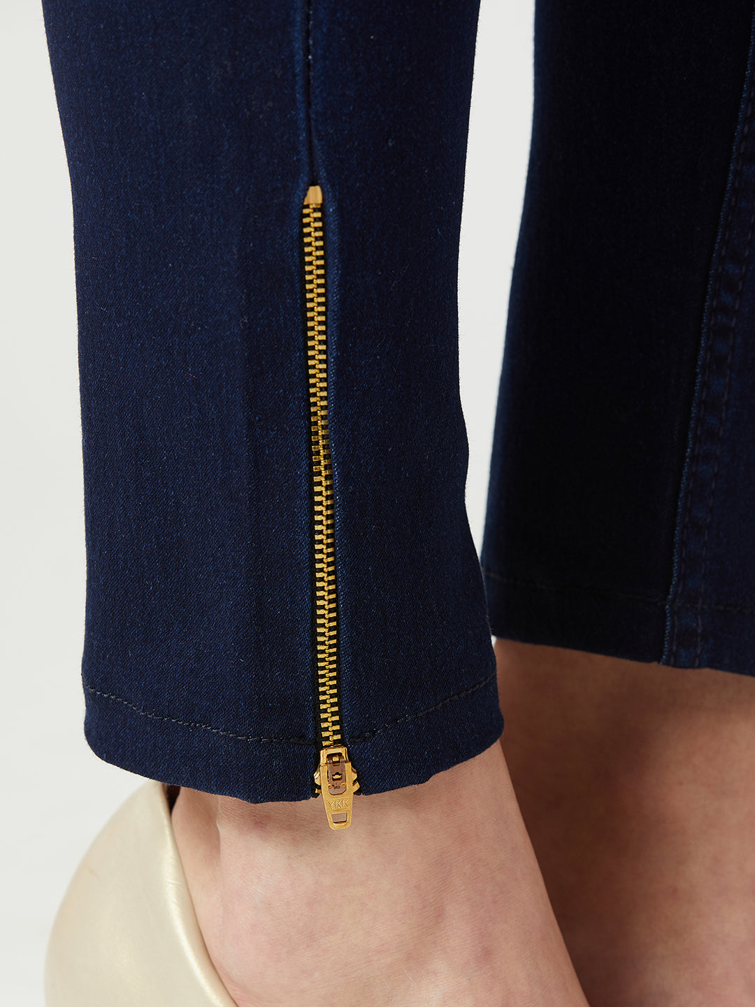 Women's Navy-Blue Skinny-Fit Mid-Rise Cropped-Length Zipper Detailing Stretchable Denim Jeans