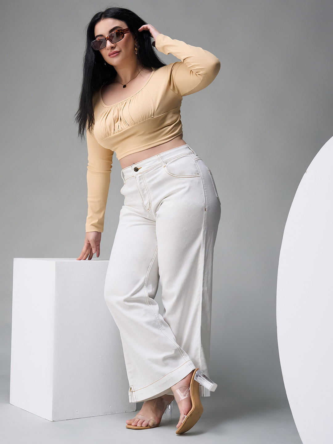 Body Bliss White Flared Mid-Rise Ankle length Stretchable Denim Jeans for Women
