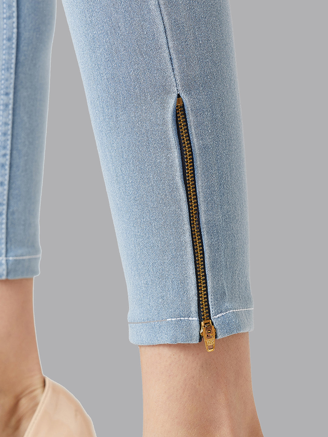 Women's Light Blue Skinny High-Rise Distressed Cropped Denim Jeans