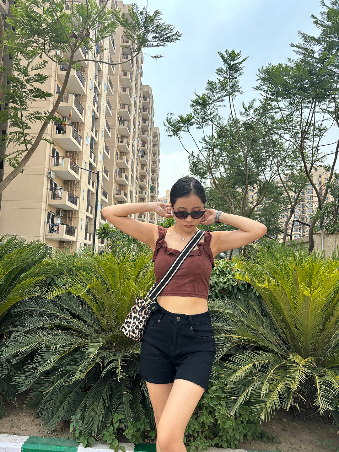 Women's Black Relaxed Fit High-Rise Stretchable Denim Shorts