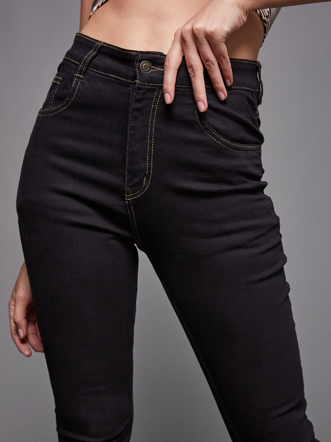 Women's Black Skinny High-Rise Stretchable Denim Jeans