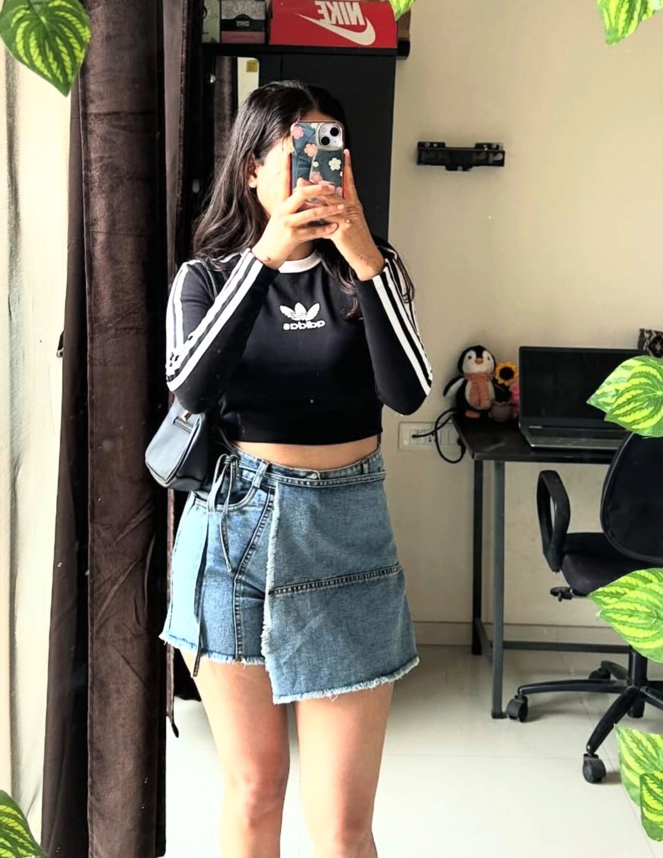 Navy-Blue Regular High-Rise Mild-Distress Regular Denim Skorts for Women