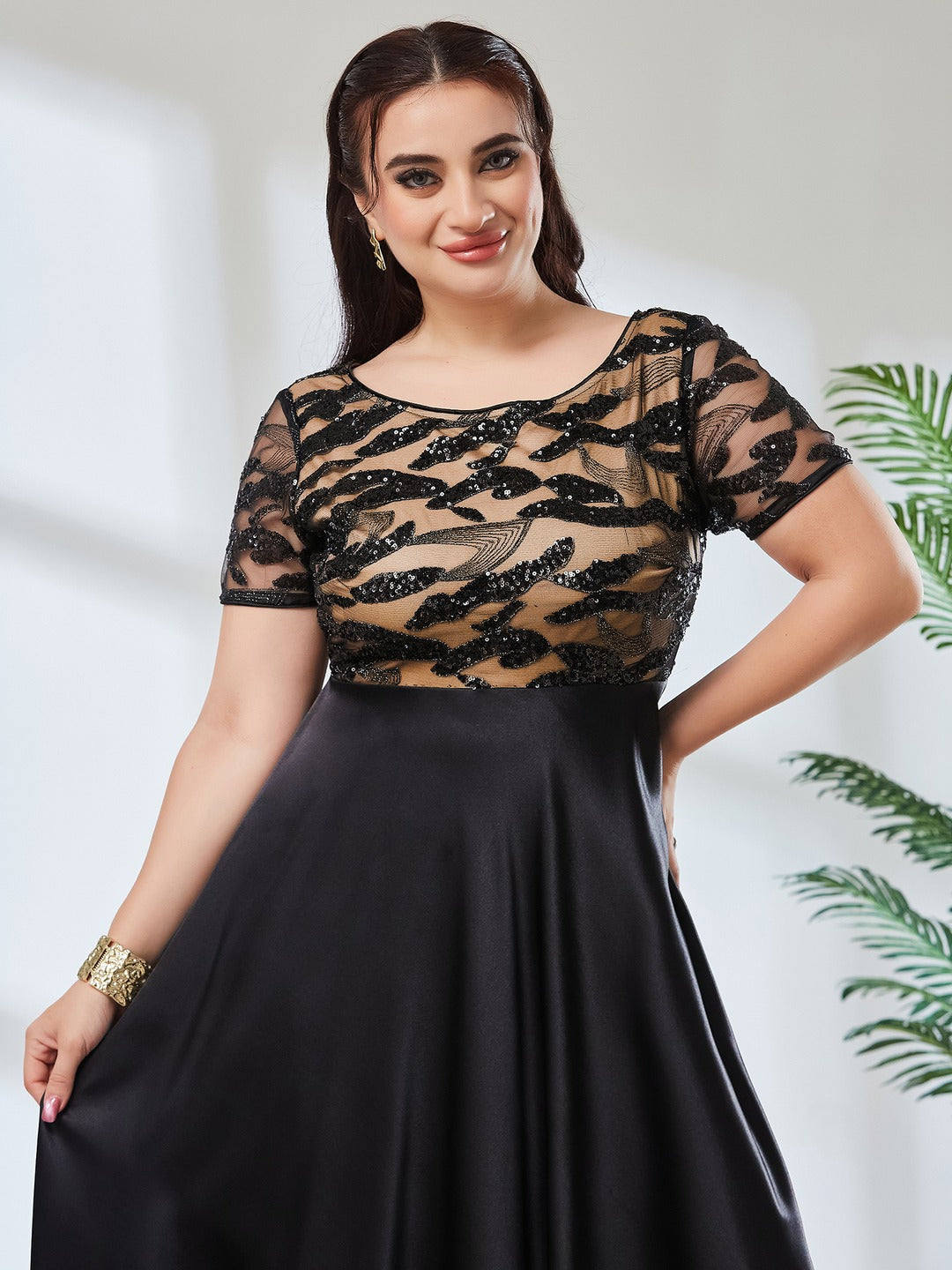 Black Boat-Neck Short-Sleeve Abstract Fit & Flare Satin Maxi Dress for Women