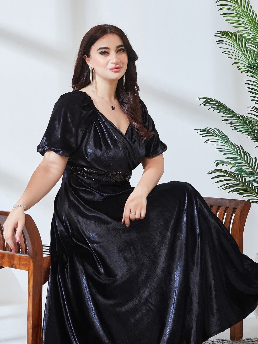 Black Sweetheart Neck Half Sleeve Solid Fit & Flare Midi Velvet Dress for Women