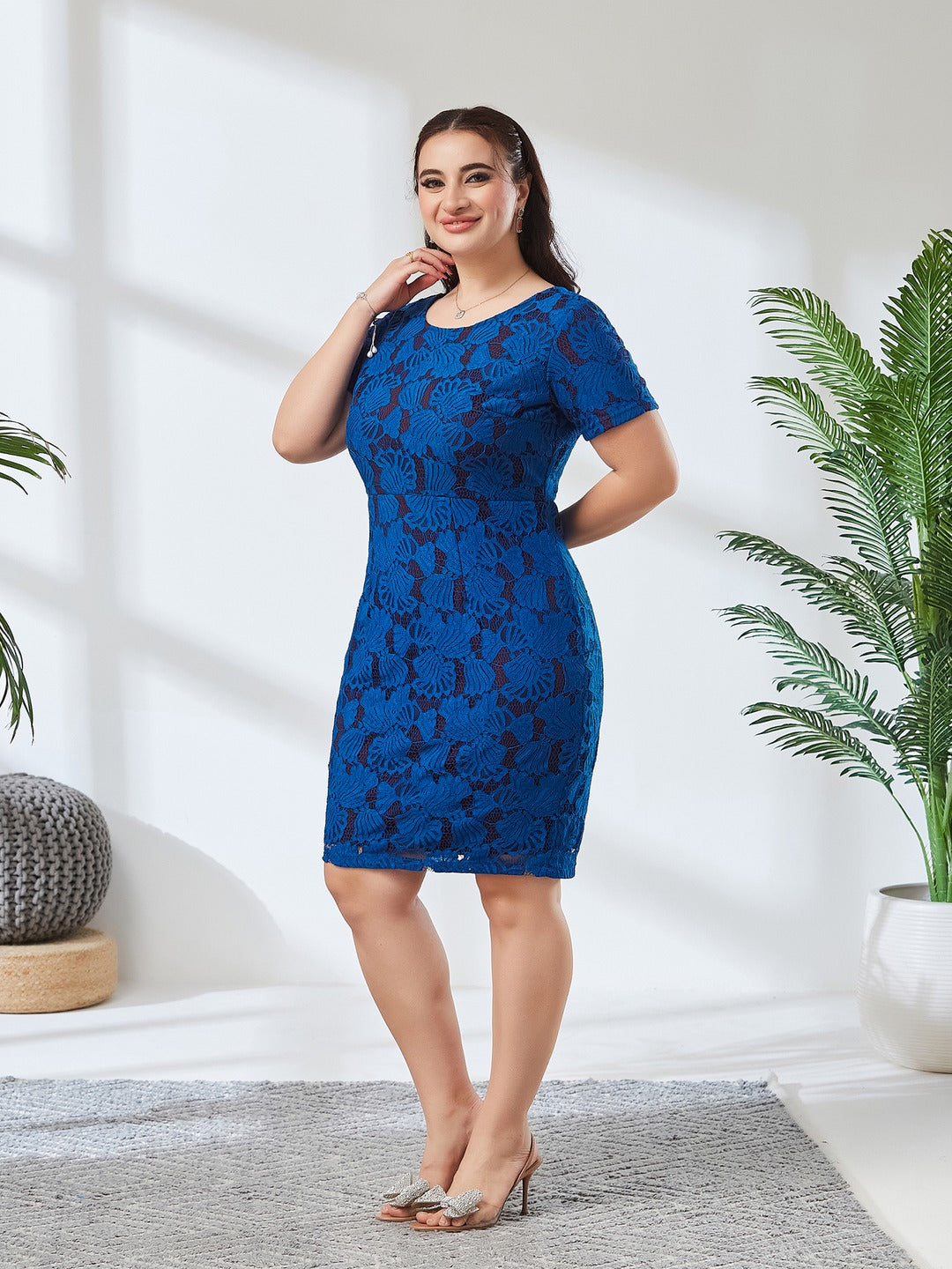 Royal Blue Round Neck Half Sleeve Self Designed Bodycon Knee-Long Lace Dress for Women