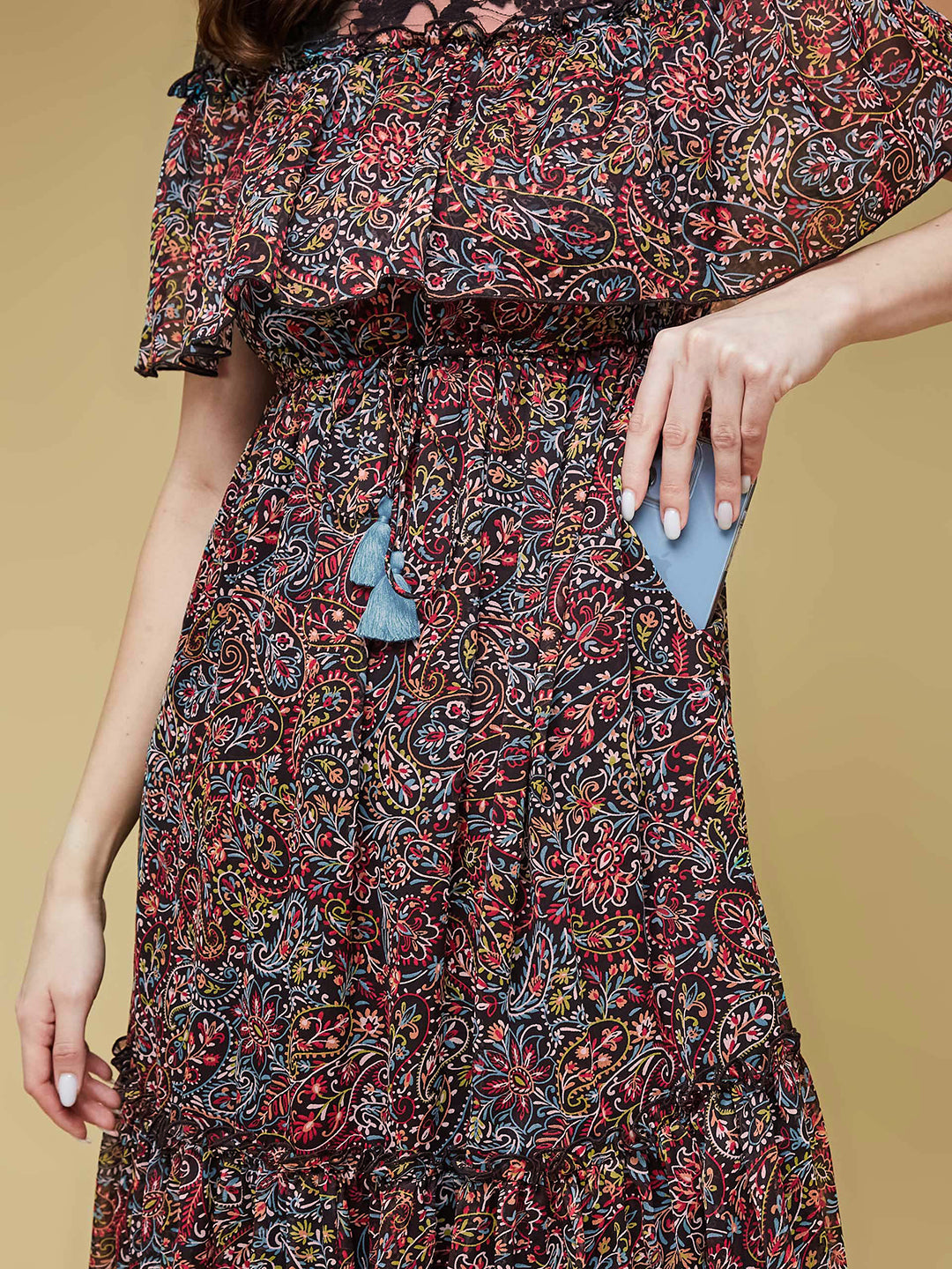 Black Round Neck Sleeveless Polyester Ruffled Knee- Length Dress for Women