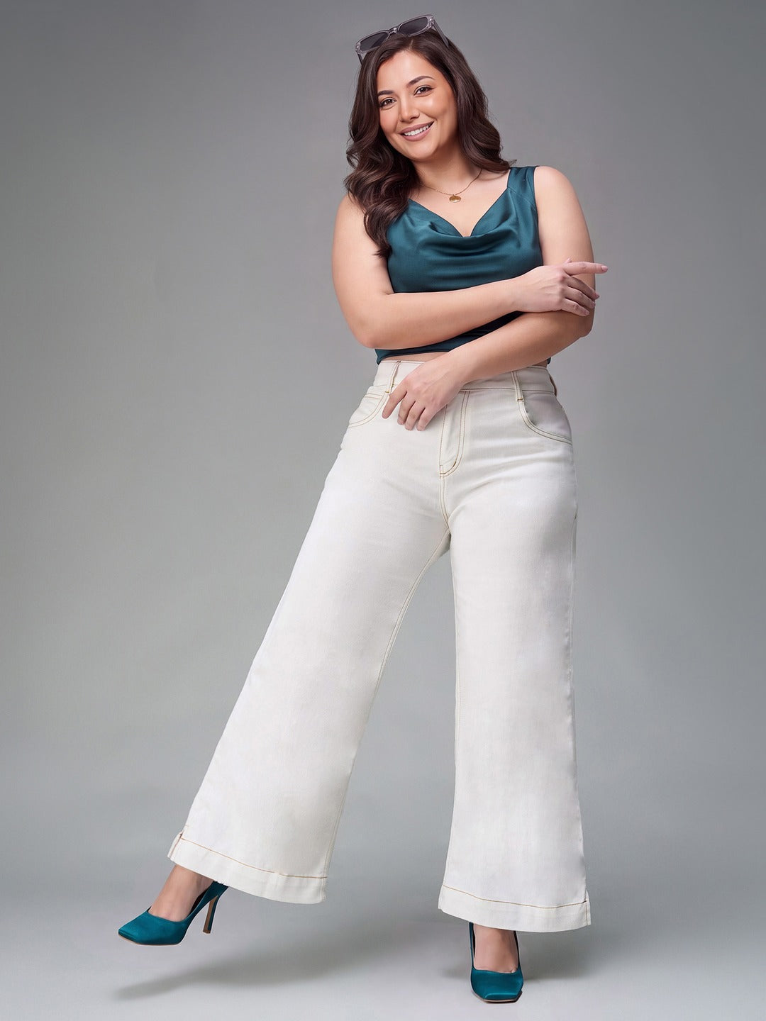 White Flared Mid Rise Ankle length Stretchable Denim Jeans for Women