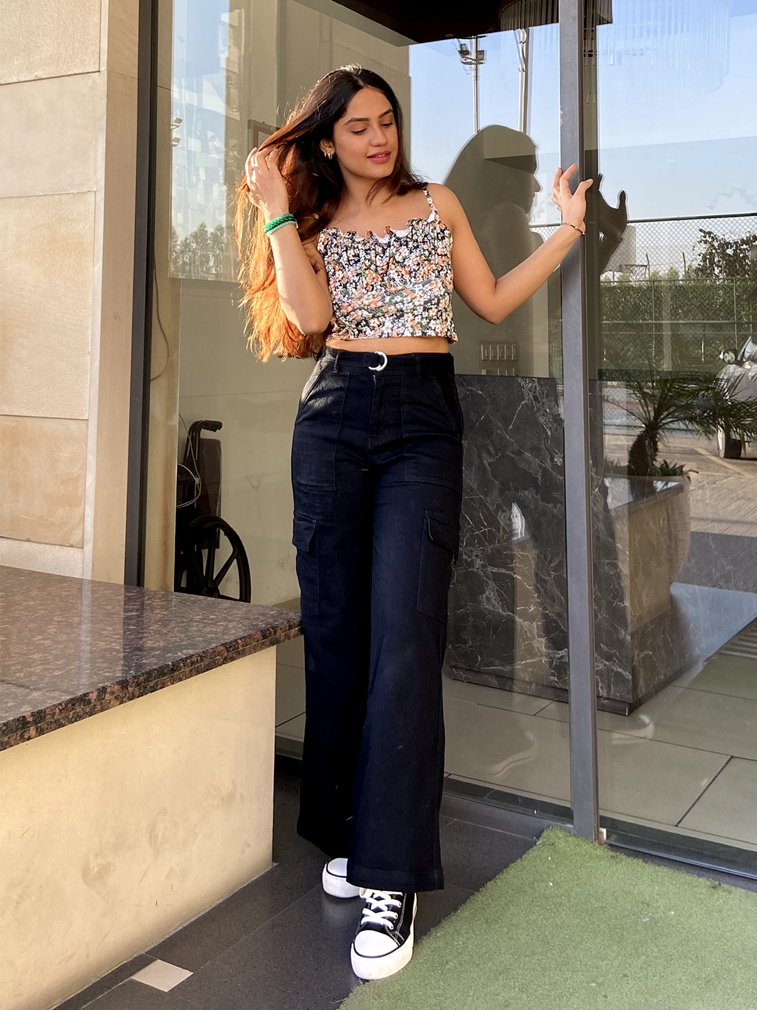 24/7 Comfort Black Wide-Leg Cargo High-Rise Stretchable Denim Jeans