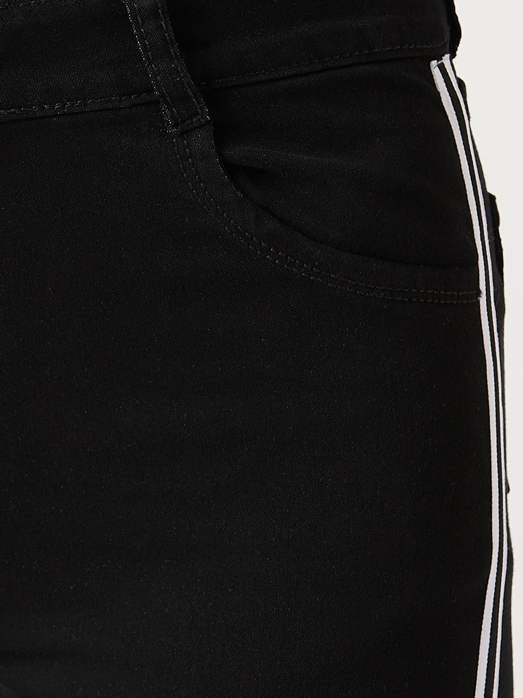 Women's Black Slim-Fit Mid-Rise Twill Tape Detailing Clean-Look Acid Wash Crop Length Stretchable Denim Jeans