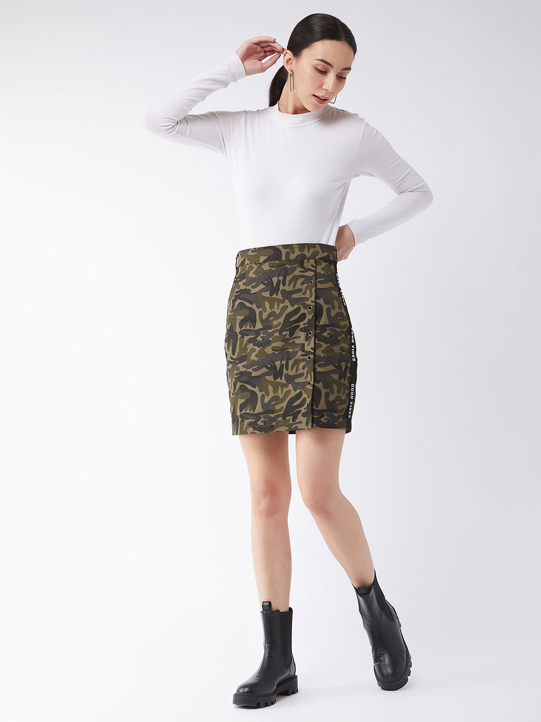 Women's Multicolored-Base Green Printed Bodycon Eyelet Detailing Short Skirt