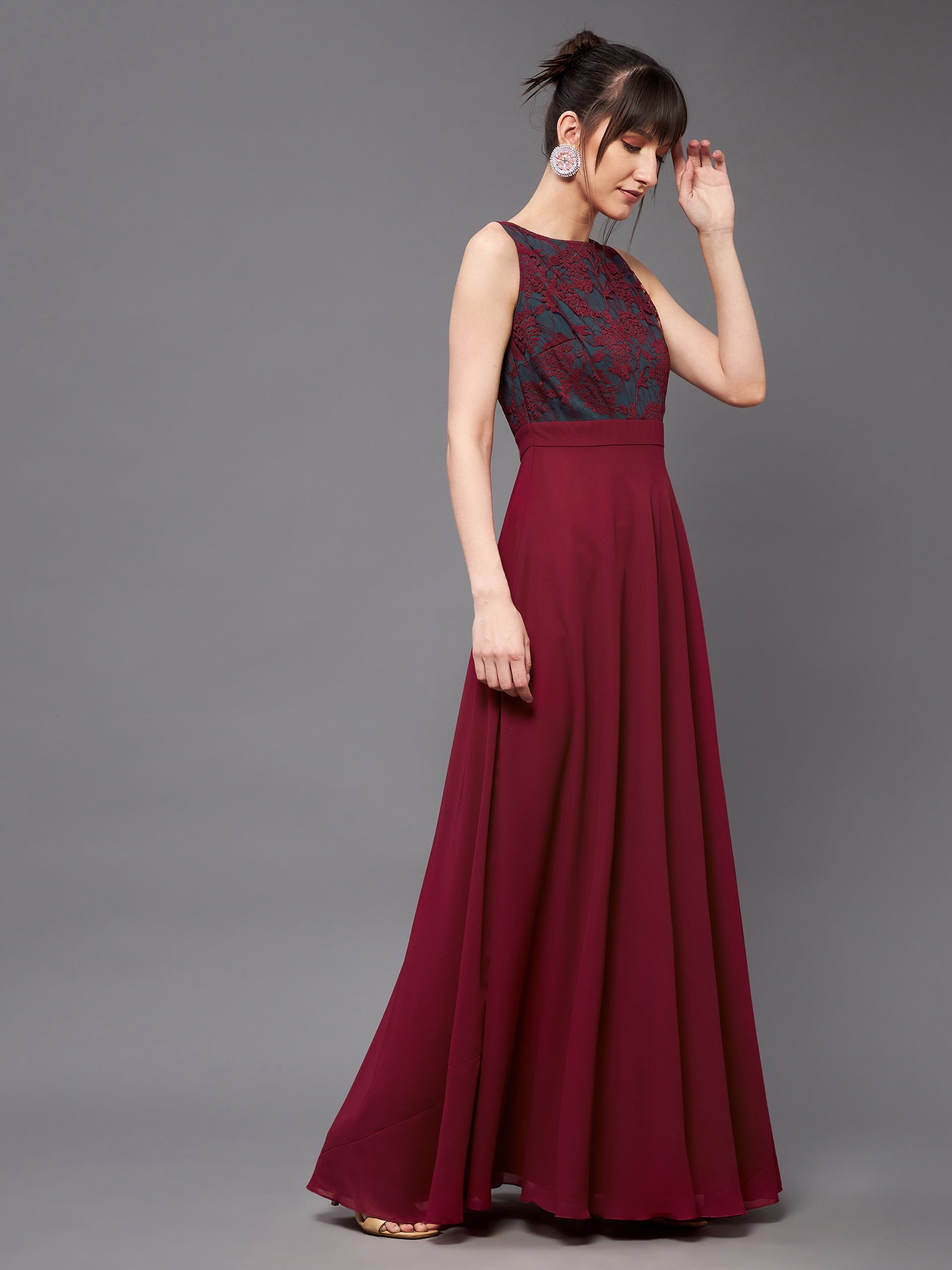 Women's Maroon & Teal Boat Neck Sleeveless Self Design Lace Overlaid Maxi Dress