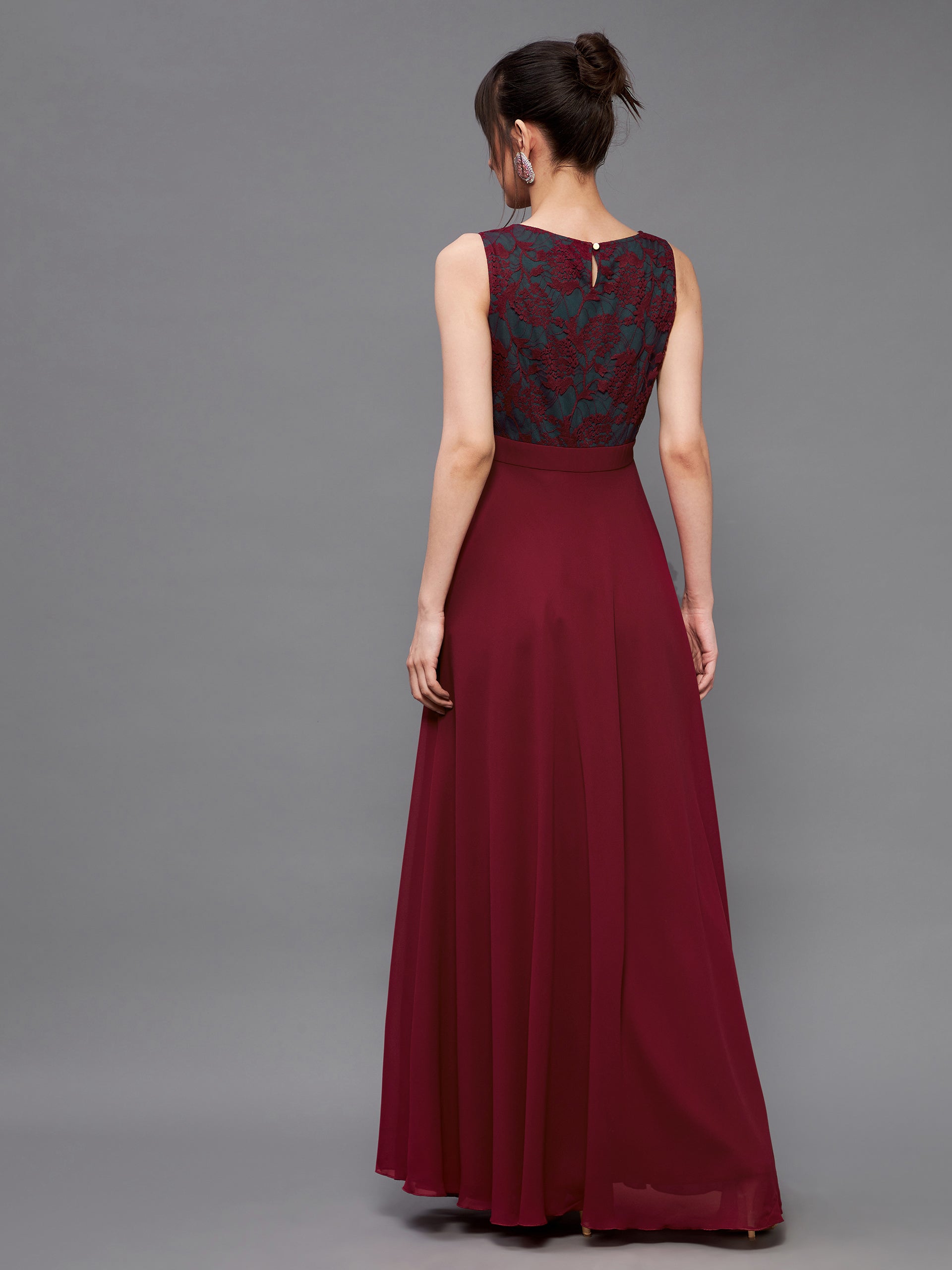 Women's Maroon & Teal Boat Neck Sleeveless Self Design Lace Overlaid Maxi Dress