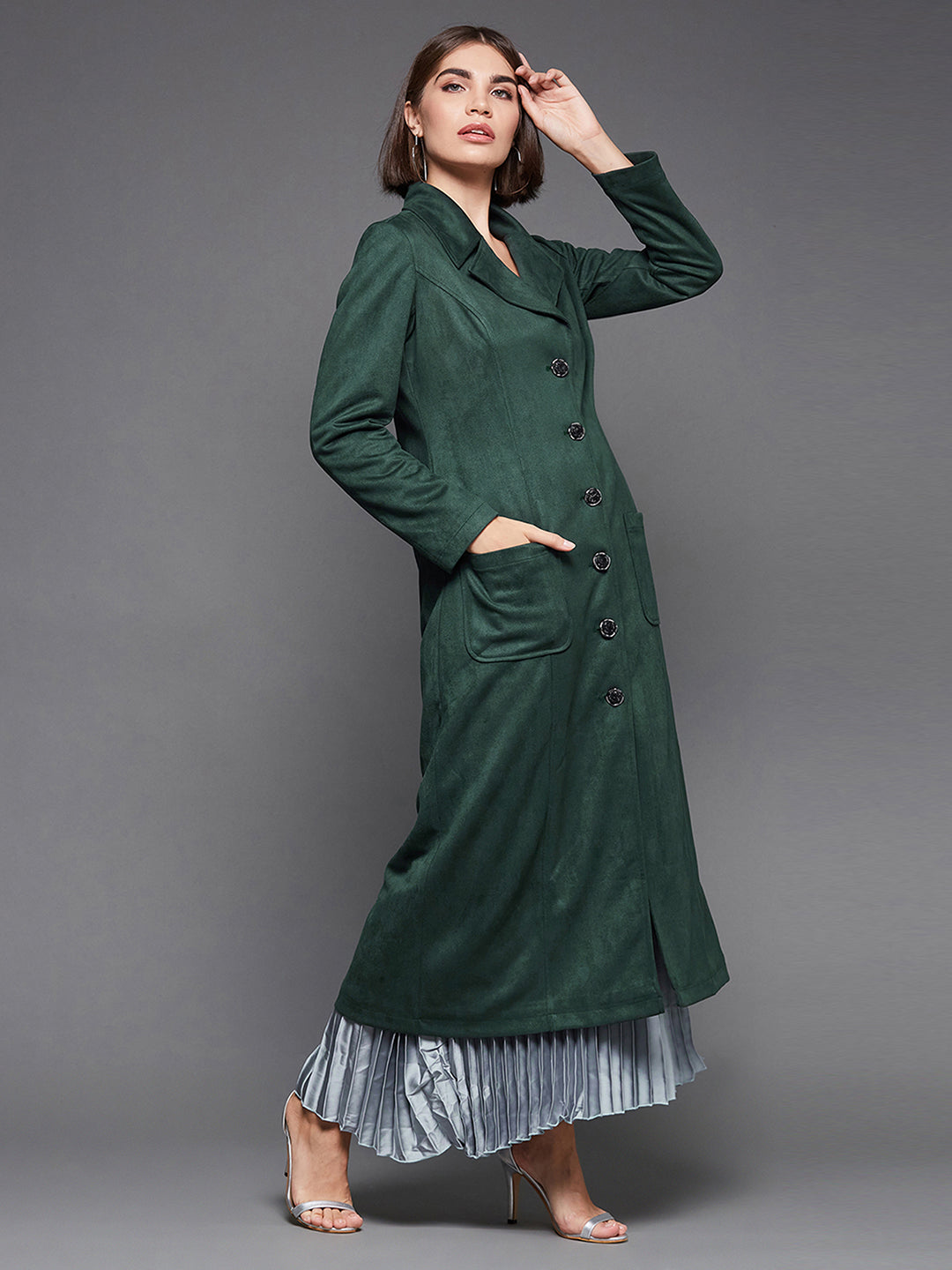Women's Dark Green Solid V-Neck Full Sleeves Patched Pocketed Polyester Button Down Longline Winter Wear Blazer Jacket
