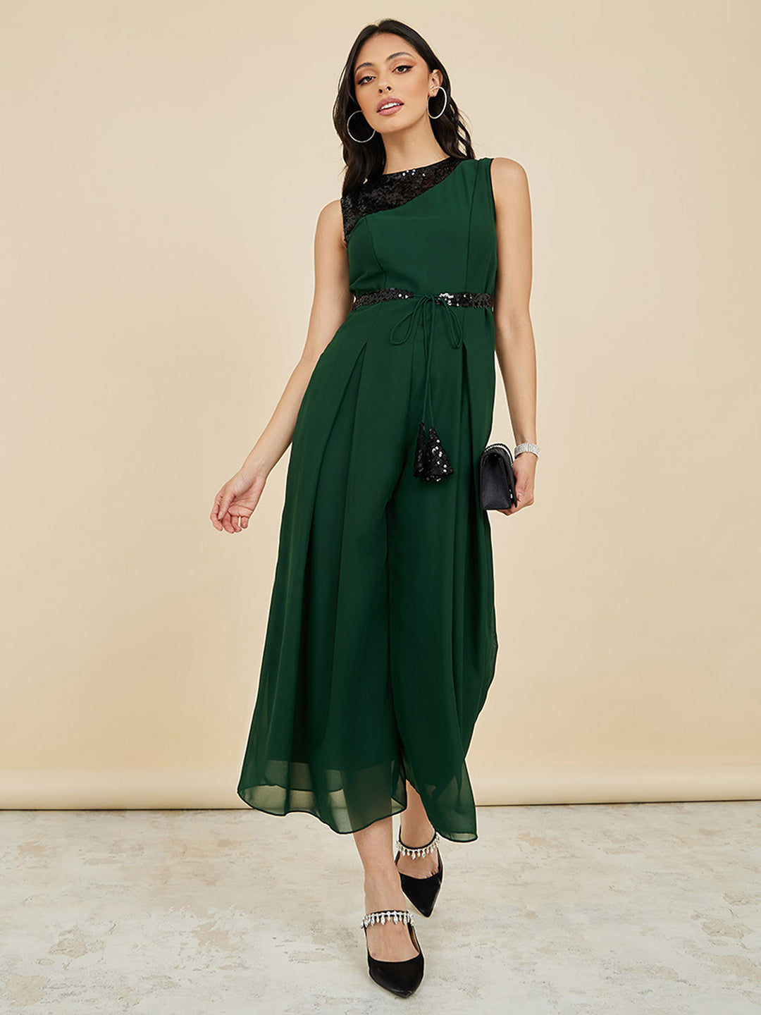 Women's Green Solid Relaxed Fit Sleeveless Round Neck Ankle-Length Straight Jumpsuit