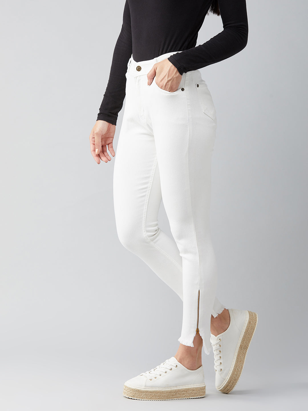 Women's White Skinny Fit High Rise Side Slit Raw Edge Detailing Clean Look Cropped Stretchable Denim Jeans