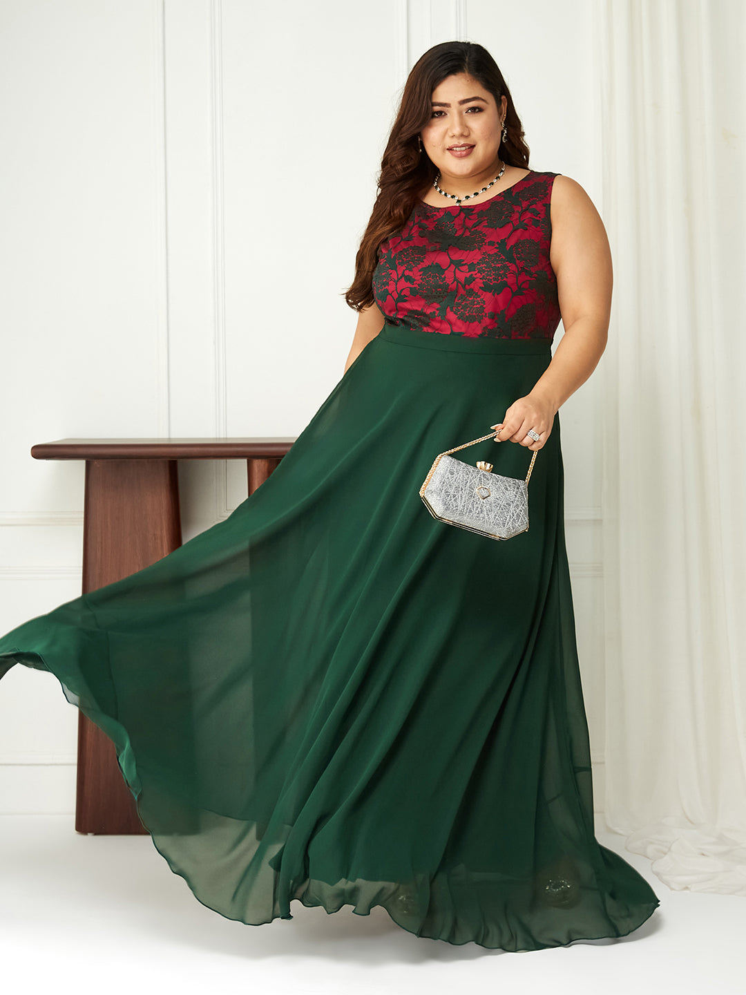 Women's Dark Green Round Neck Sleeveless Lace Fit & Flare Maxi Dress