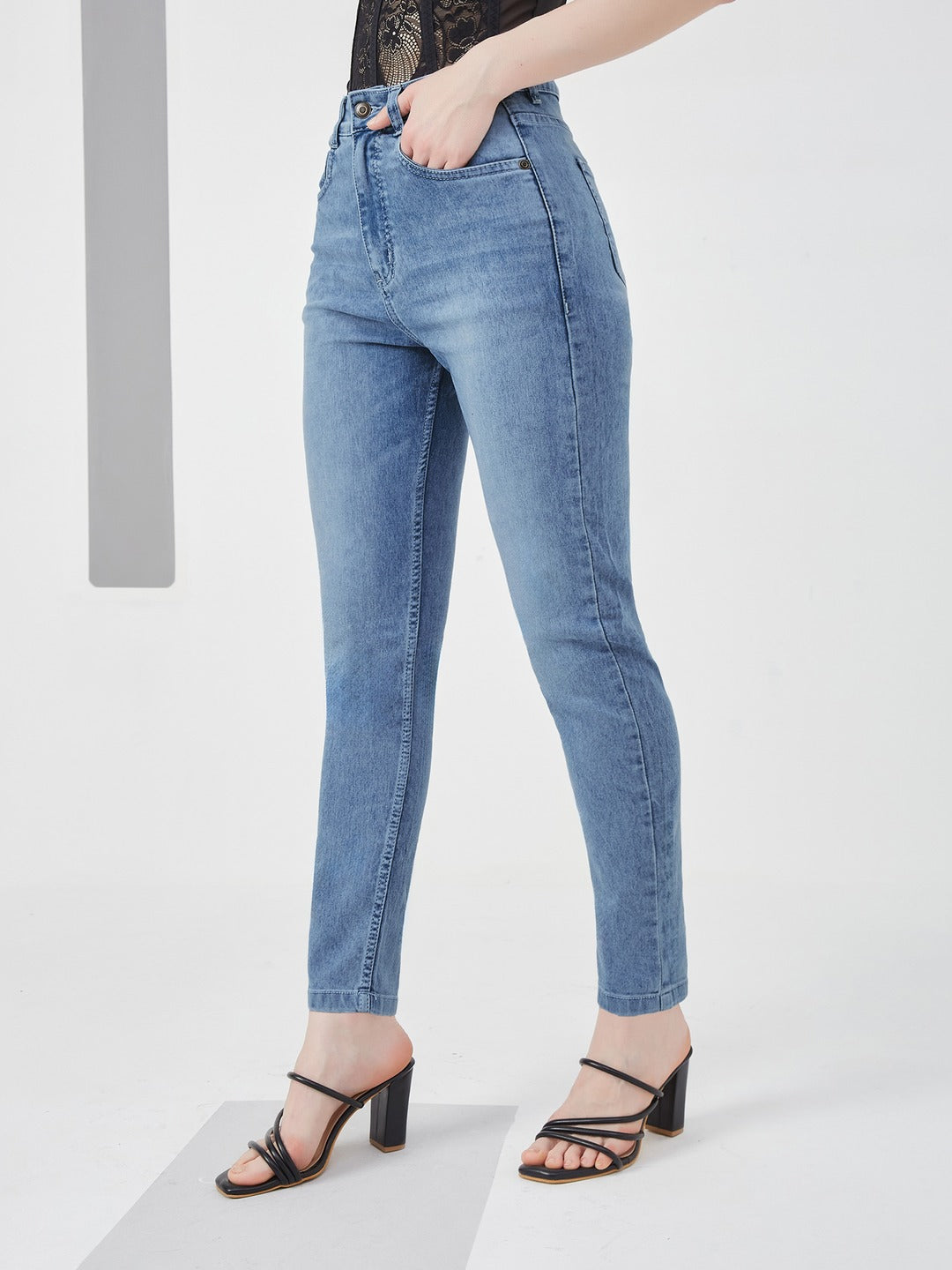 Light Blue Slim Fit high-rise Light Wash Denim Stretchable Jeans for Women