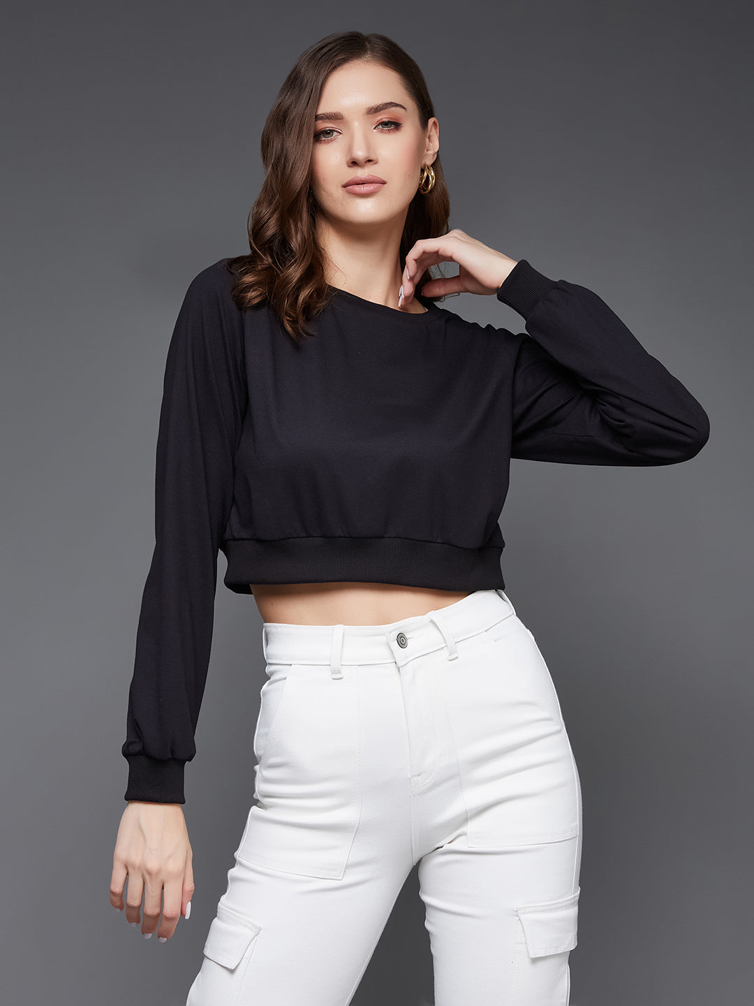 Women's Black Round Neck Full Sleeves Oversized Boxy Crop Top