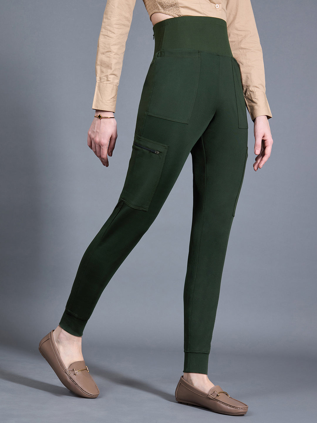 Women's Solid Green Relaxed Fit Regular-Length Tiggers