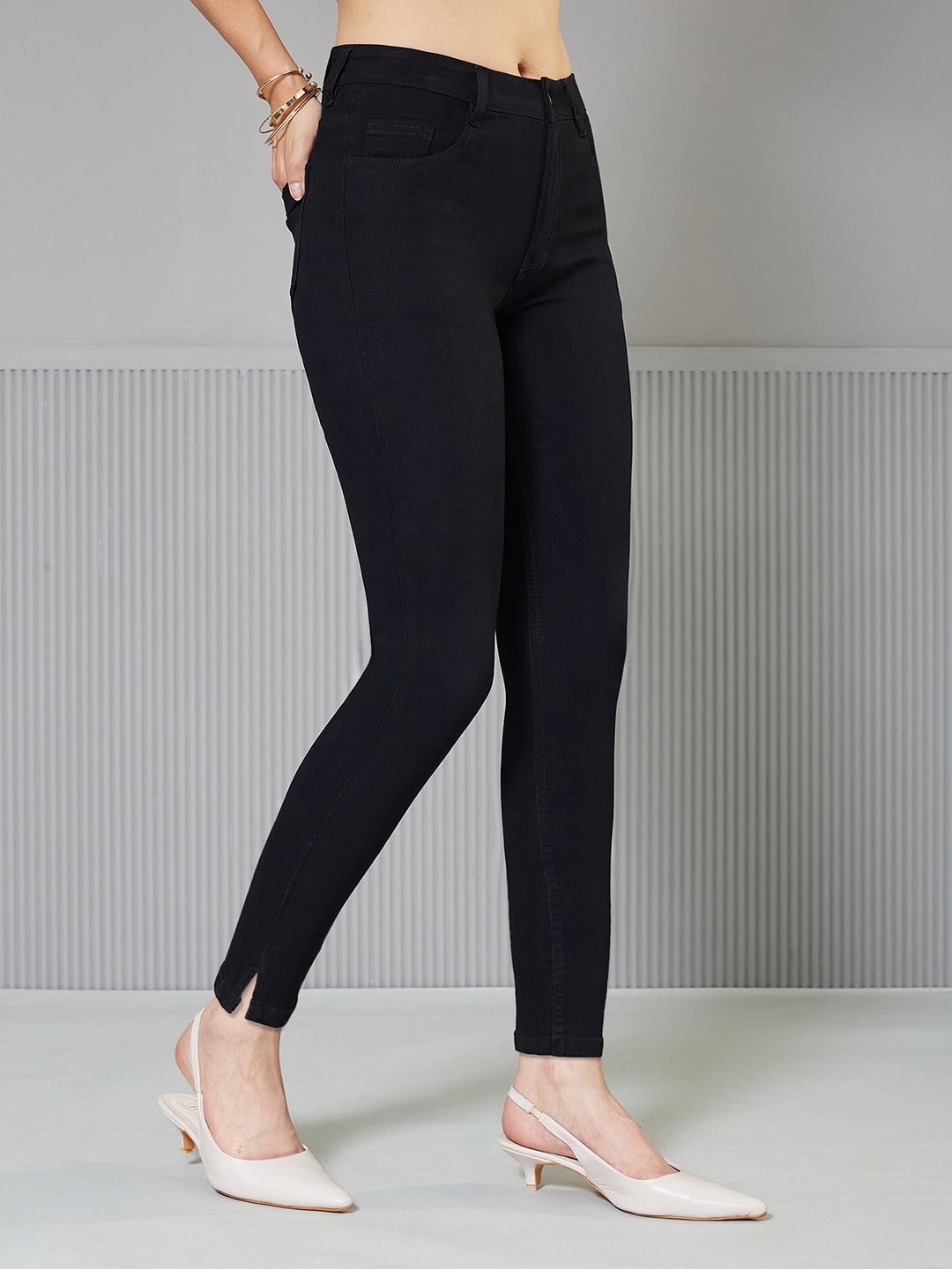 24/7 Comfort Black Skinny-Fit High-Rise Cropped Stretchable Denim Jeans for Women
