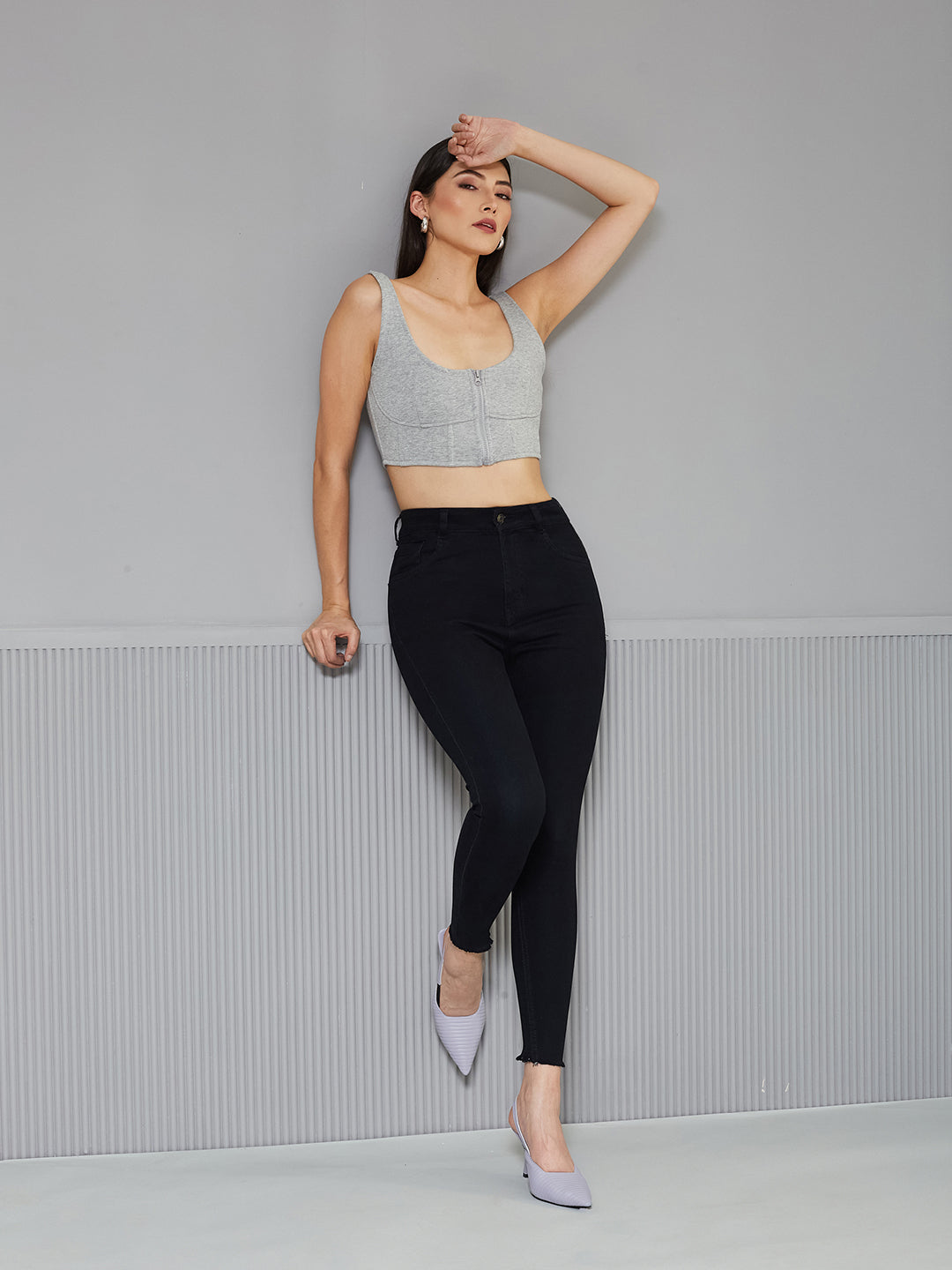 Black Skinny-Fit Fringed Detailing High-Rise Solid Cropped Stretchable Denim Jeans for Women