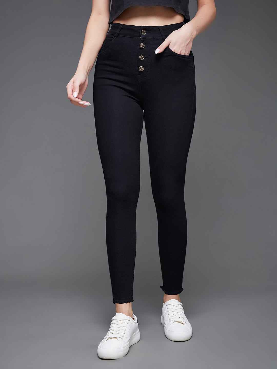 Women's Black Skinny High Rise Clean Look Cropped Fringed Hemline Solid Stretchable Denim Jeans