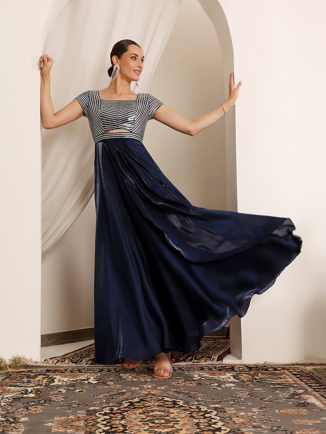 Women's Navy Blue Sweetheart Short Sleeve Embellished Pleated Satin Maxi Dress