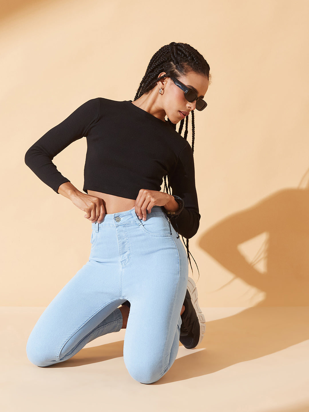 Light Blue Skinny Fringed Hemline Detailing High-Rise Ice Wash Cropped Solid Stretchable Denim Jeans For Women