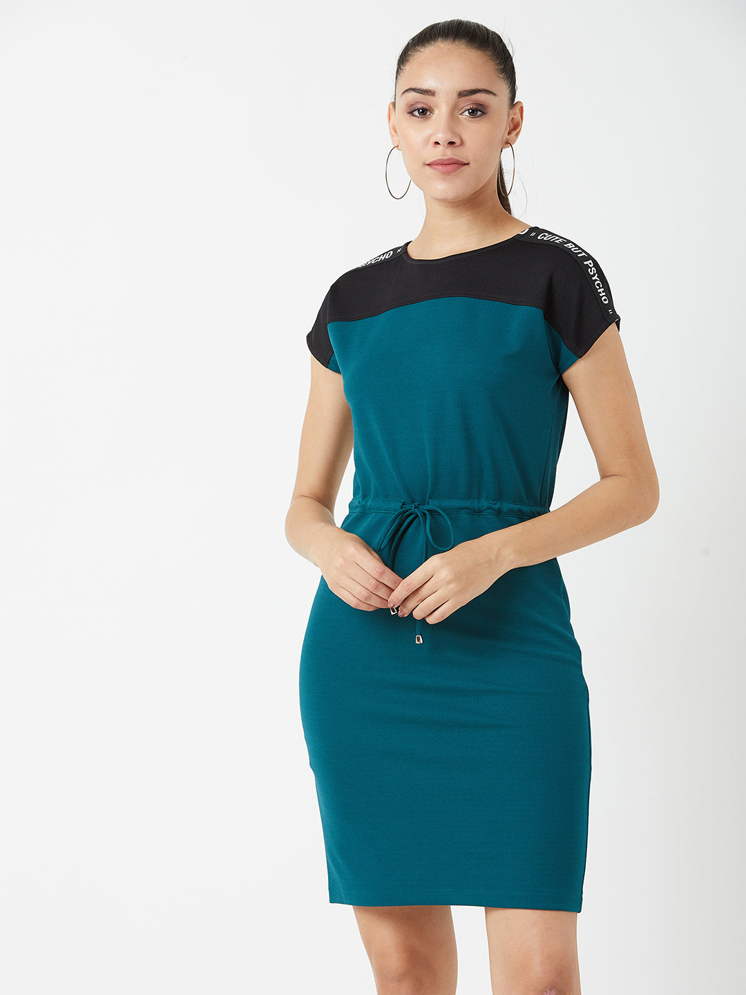 Crease Ease Women's Green and Black Round Neck Continuous Sleeve Solid Paneled Knee-Long Dress