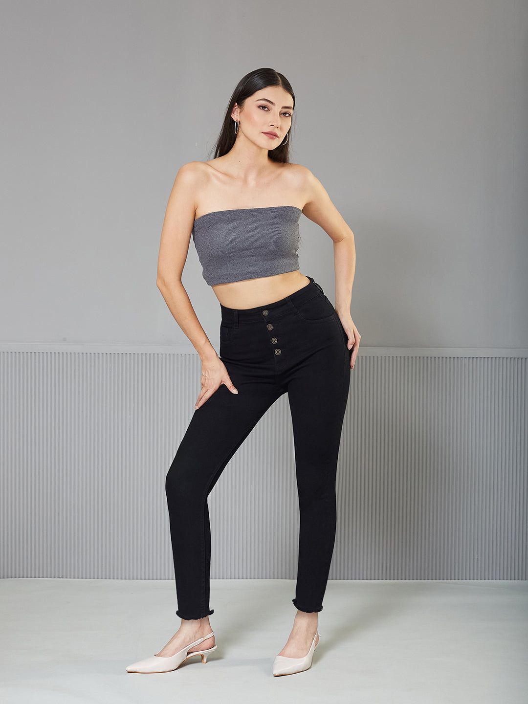 Black Skinny-Fit High-Rise Cropped Fringed Hemline Solid Stretchable Denim Jeans for Women