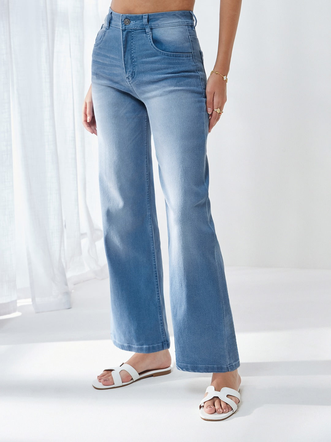 Light Blue Wide-Leg Mid Rise Clean Look Regular Length Blast Effect Light Weight Denim Jeans for Women