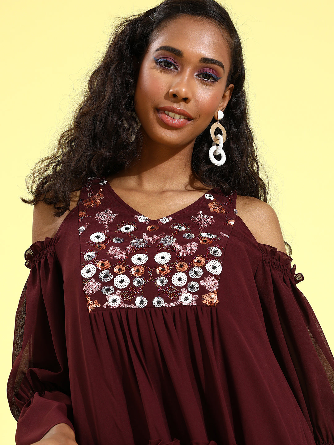 Women's Wine V-neck Cold Shoulder Solid Embellished Knee Length Dress