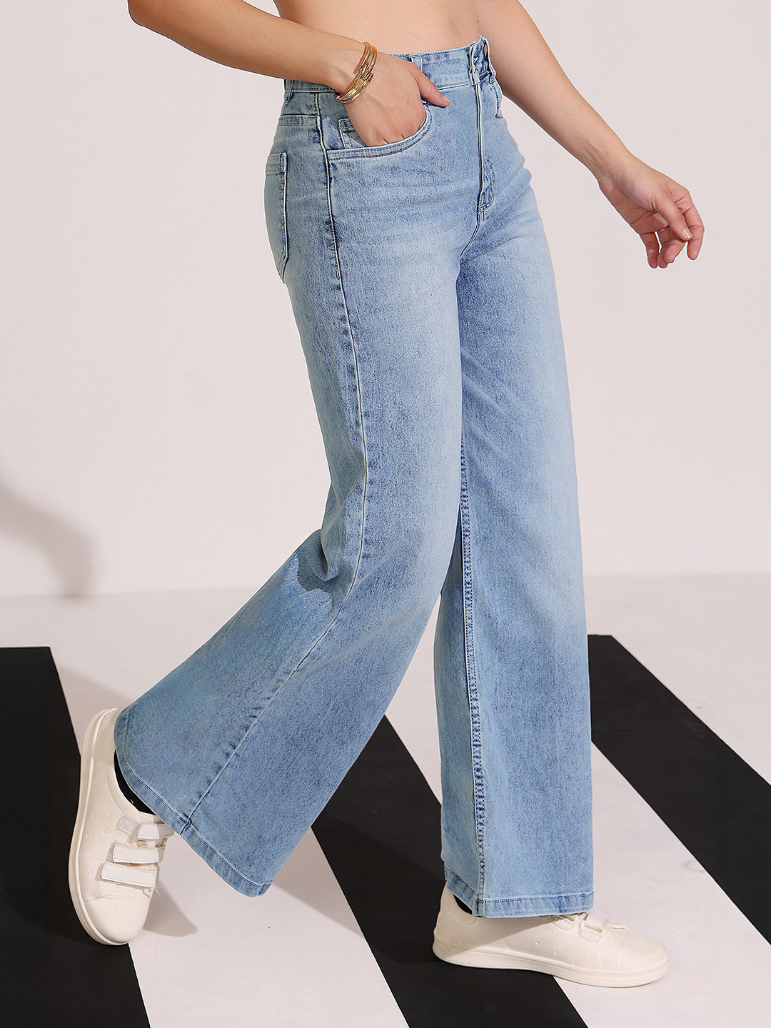 Women's Light Blue Wide-Leg High-Rise Clean-Look Regular-Length Stretchable Shaping Denim Jeans