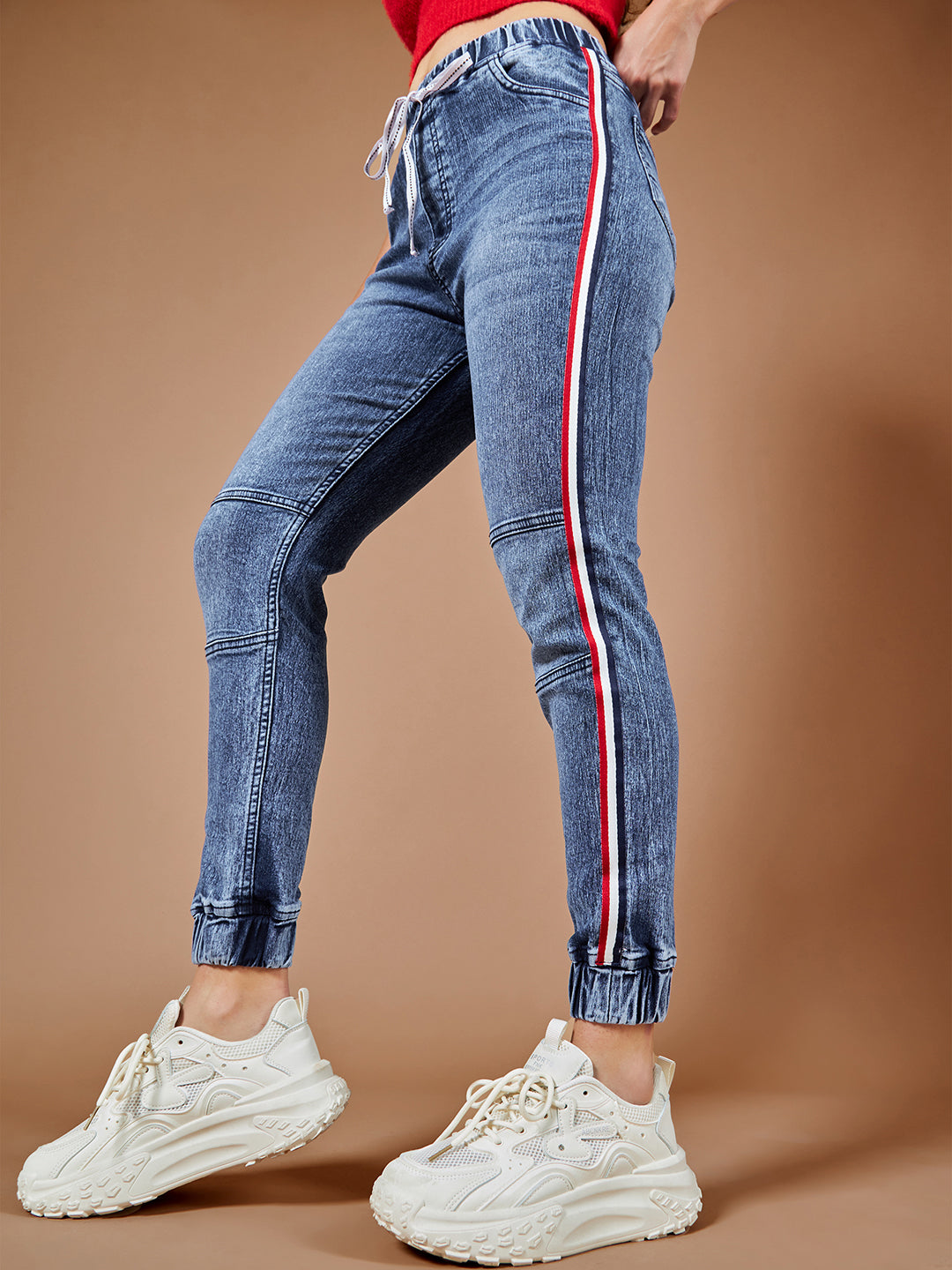 Women's Blue Relaxed Fit Mid Rise Regular Length Multicolor Twill Tape Detailing Denim Stretchable Jogger Pants