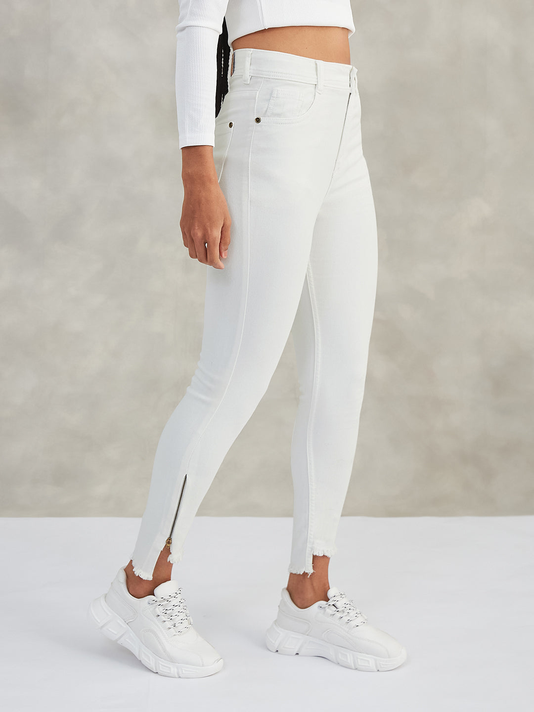 Women's White Skinny High-Rise Side-Slit Raw-Edge-Detailing Cropped Stretchable Denim Jeans