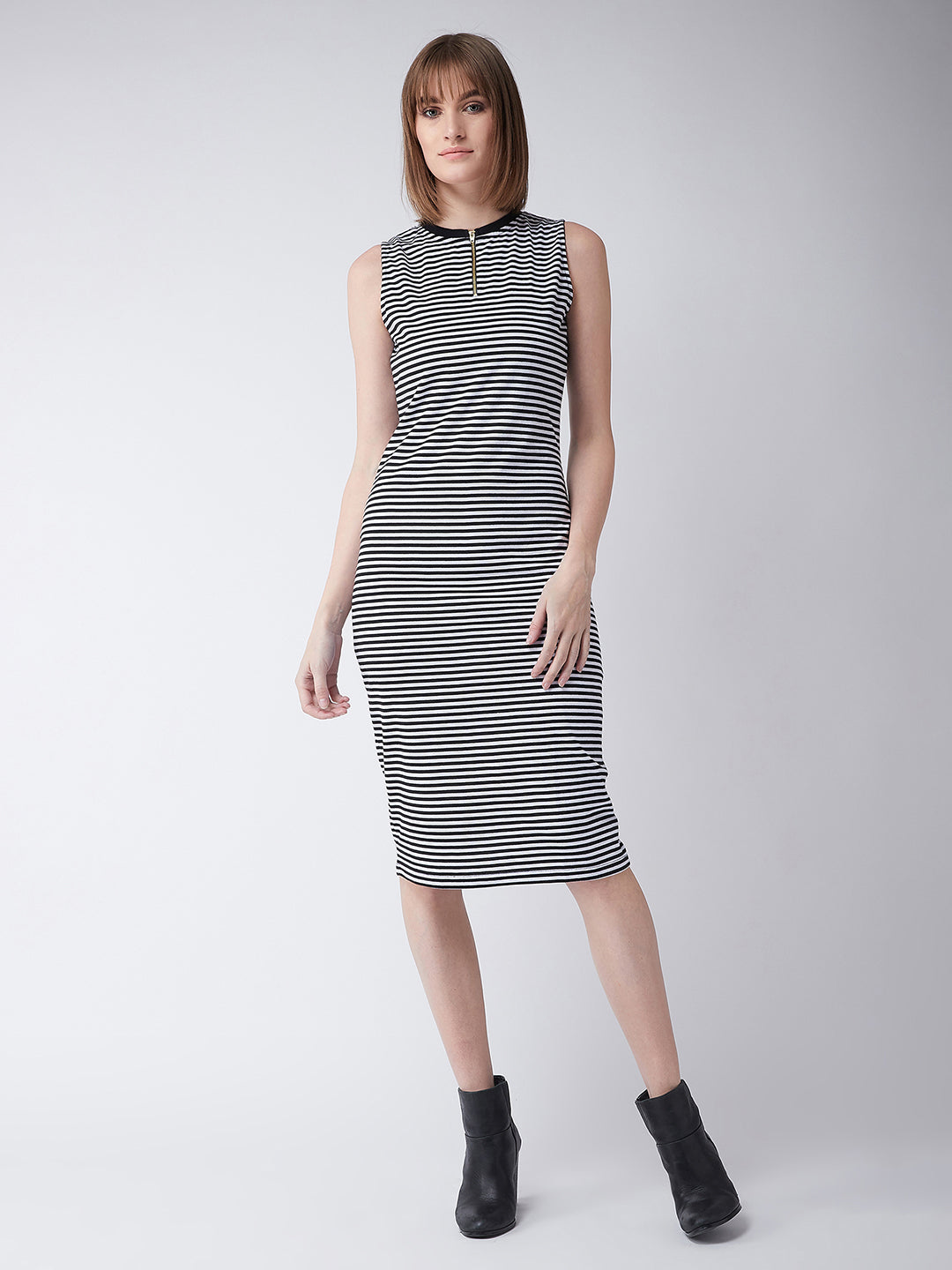 Women's Black and White Round Neck Sleeveless Striped Bodycon Dress