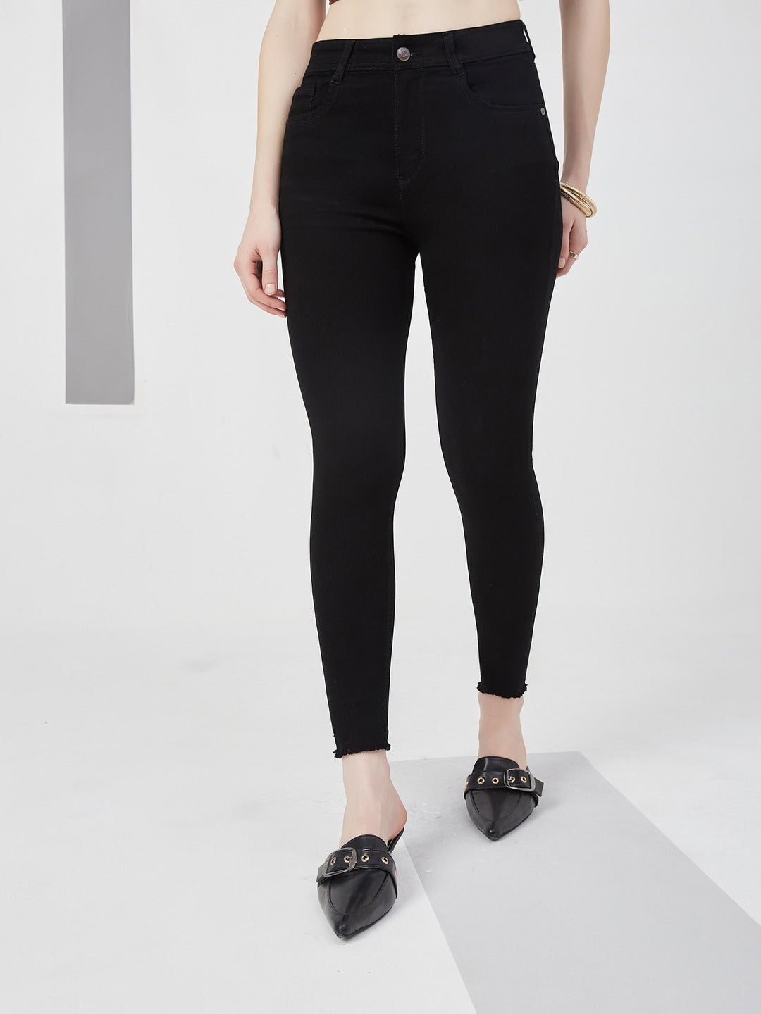 Black Slim Fit high-rise Denim Jeans for Women