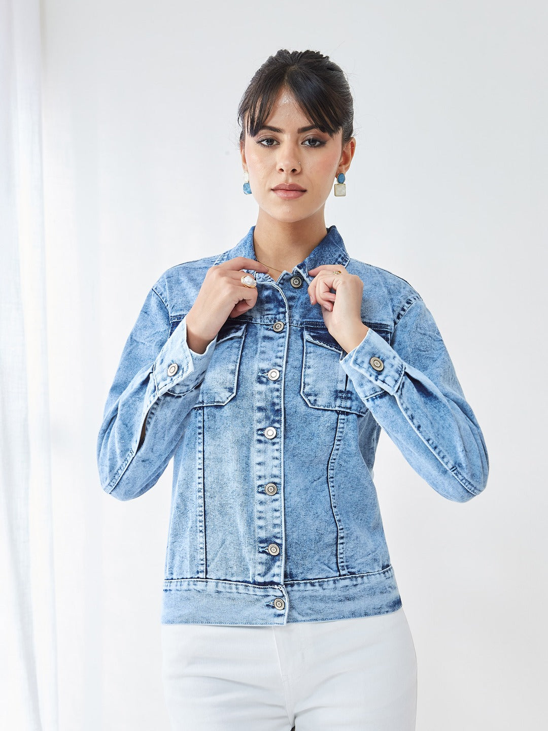 Light Blue Collared Full Sleeves Solid Buttoned Denim Jacket for Women