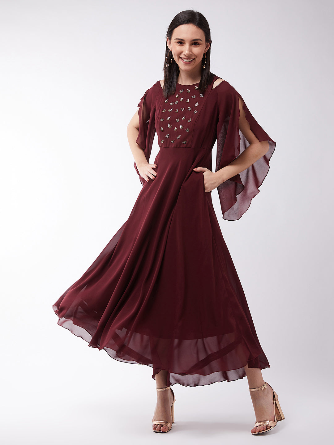 Women's Wine Solid Relaxed Fit Round Neck Flared Sleeve Maxi Dress