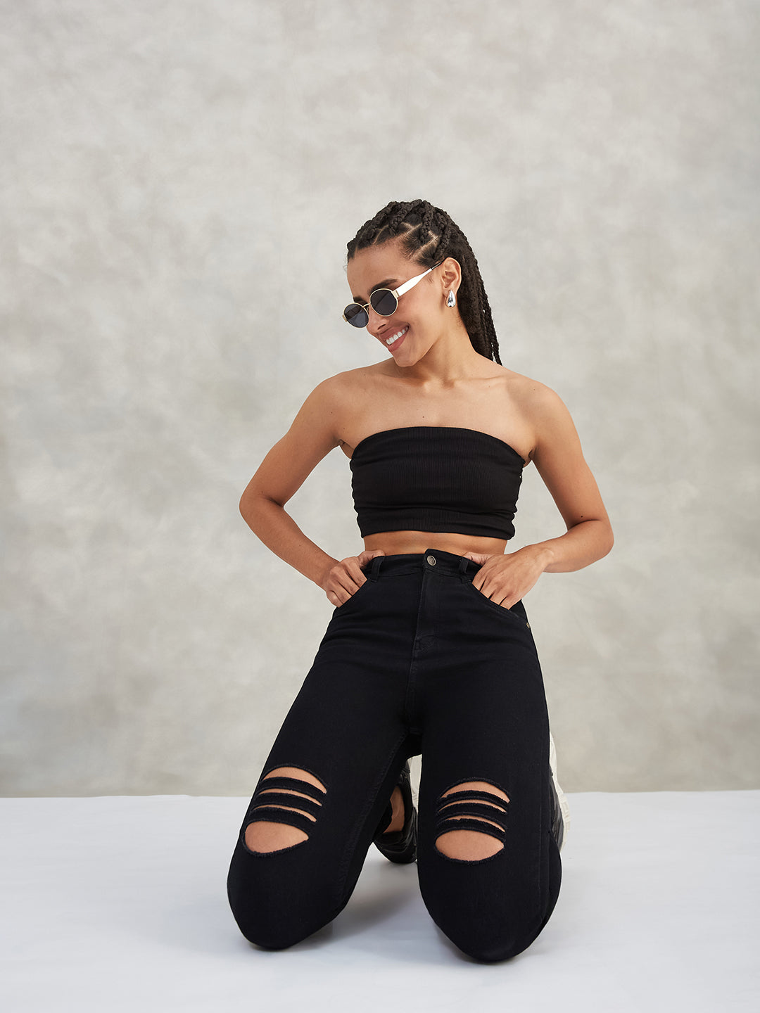 Women's Black Slim-Fit High-Rise Mild-Distress Ripped Denim Stretchable Jeans