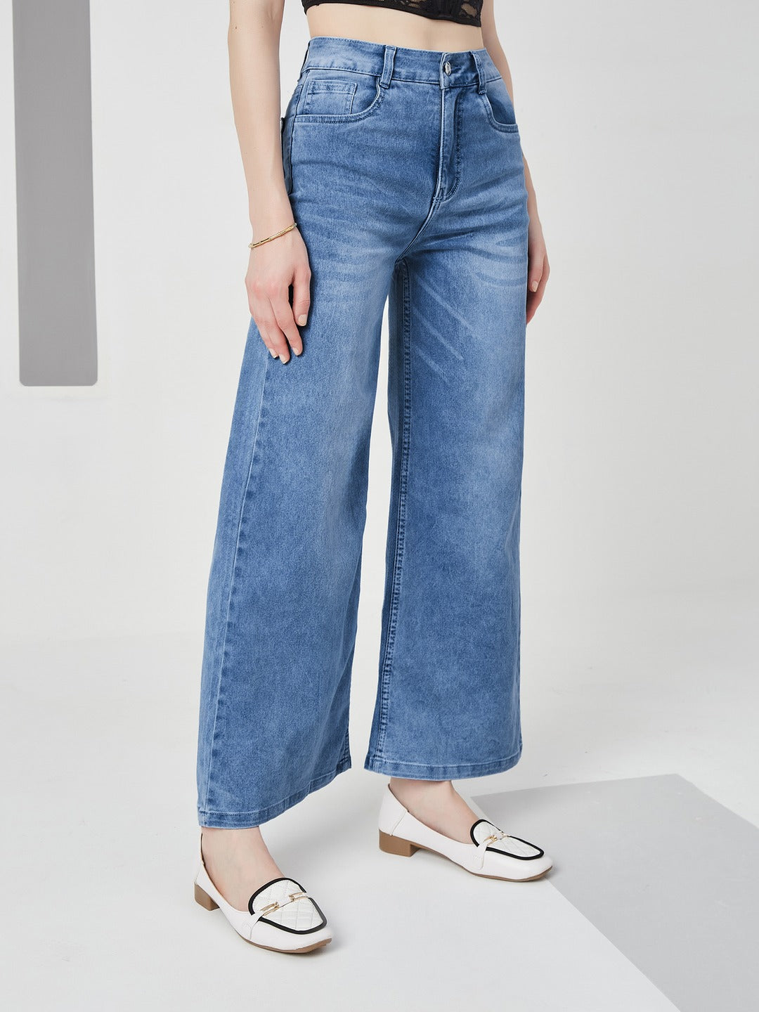 CHASEshape™ Light-Shaping Light Blue Wide-Leg high-rise Stretchable Jeans for Women
