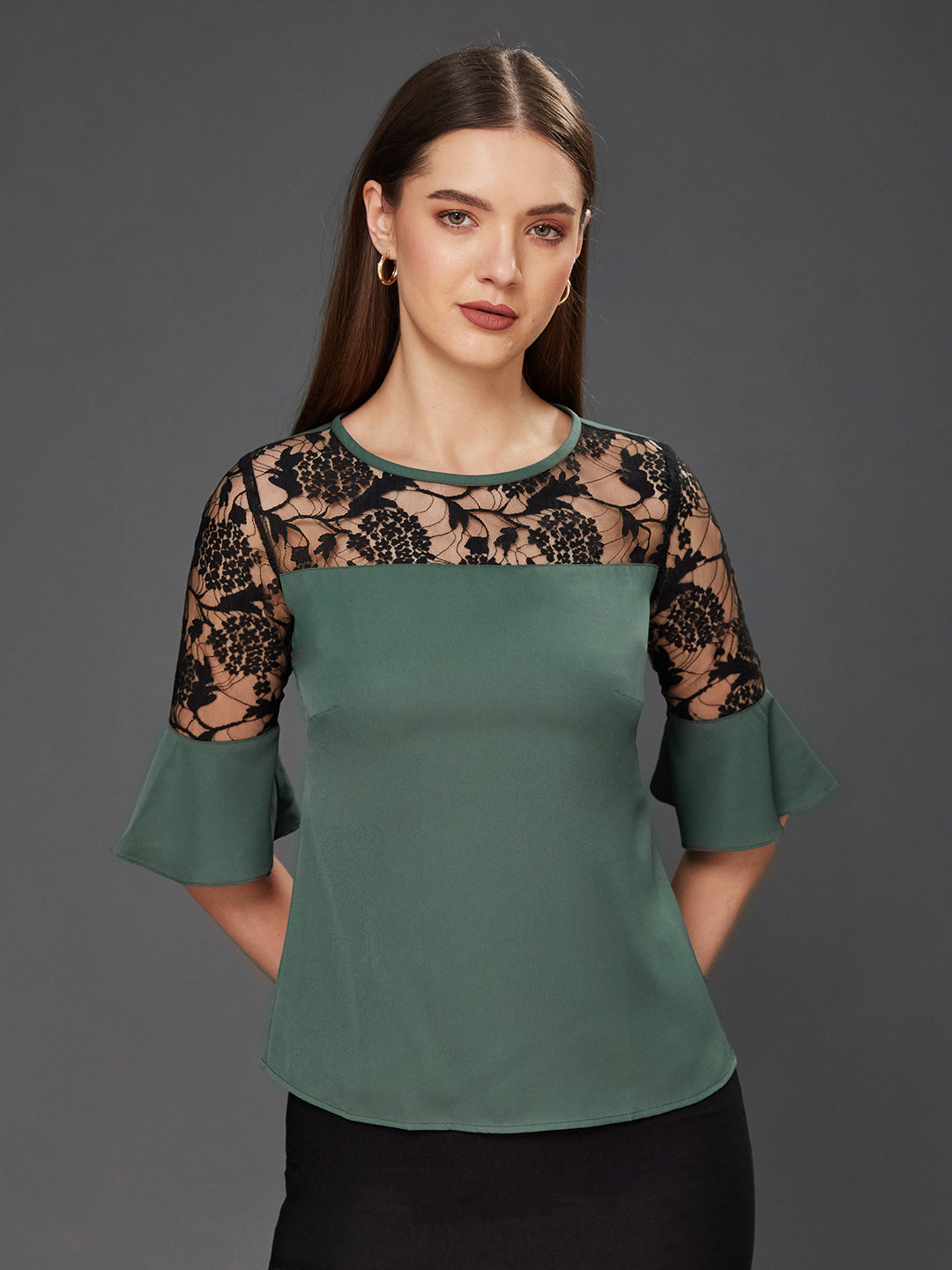 Women's Green & Black Solid Round Neck 3/4 Sleeve Relaxed Fit Regular Top