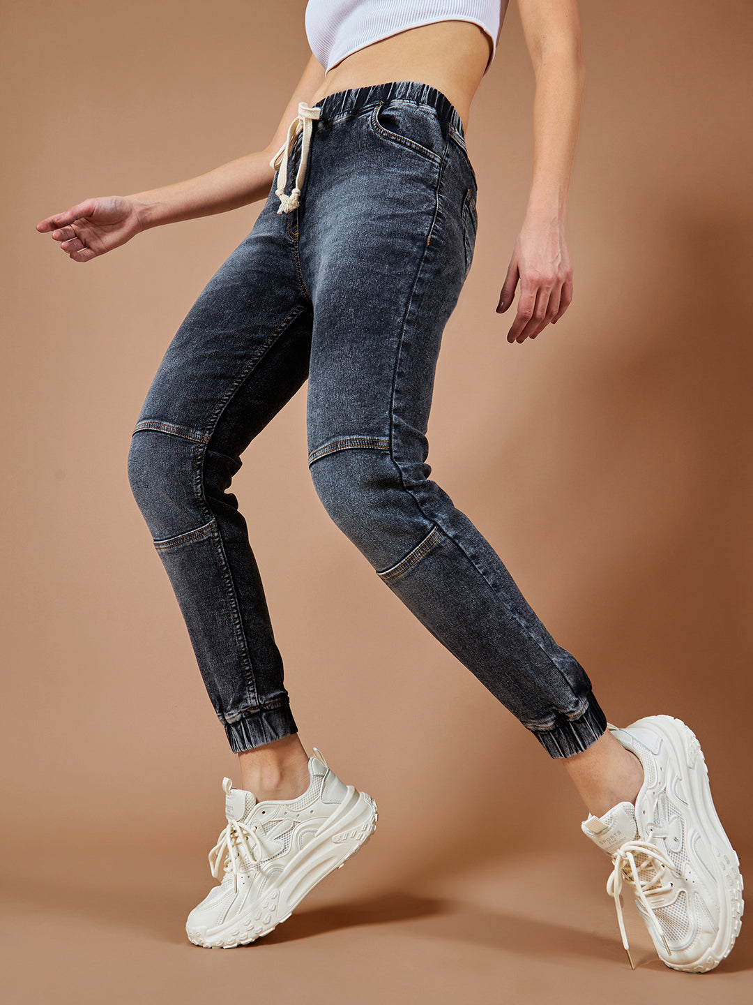 Women's Black Relaxed Fit Mid Rise Regular Length Stretchable Denim Joggers