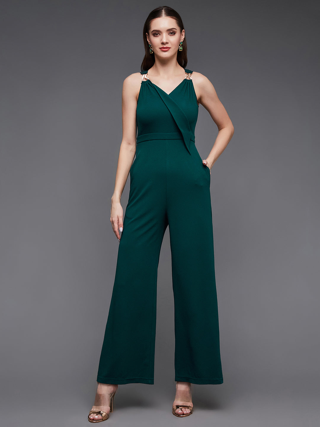 Crease Ease Women's Green V-Neck Sleeveless Solid Wrap Regular Length Jumpsuit