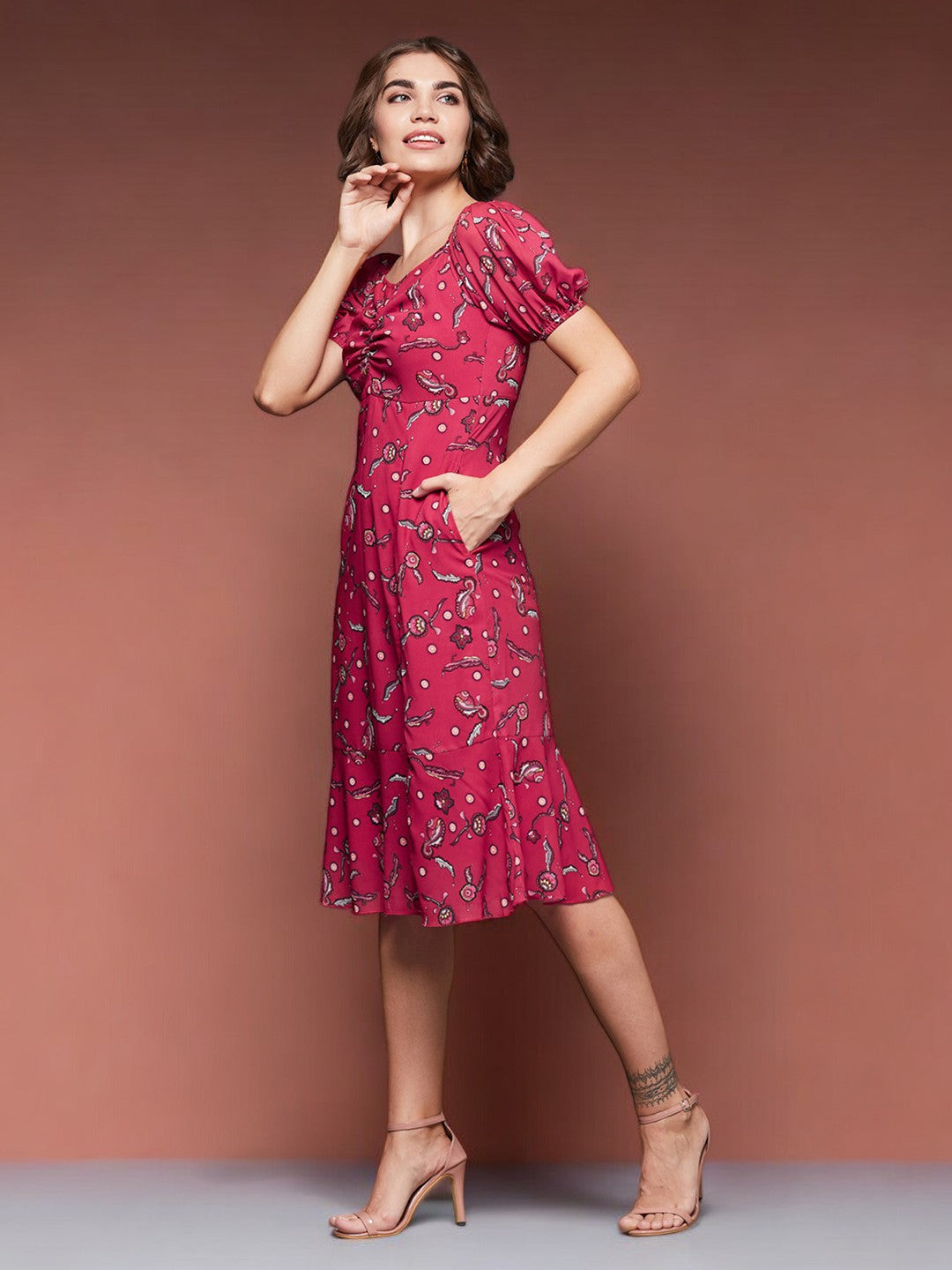 Women's Multicolored-Base-Dark Pink Sweetheart Half Sleeve Floral Fit & Flare Midi Dress