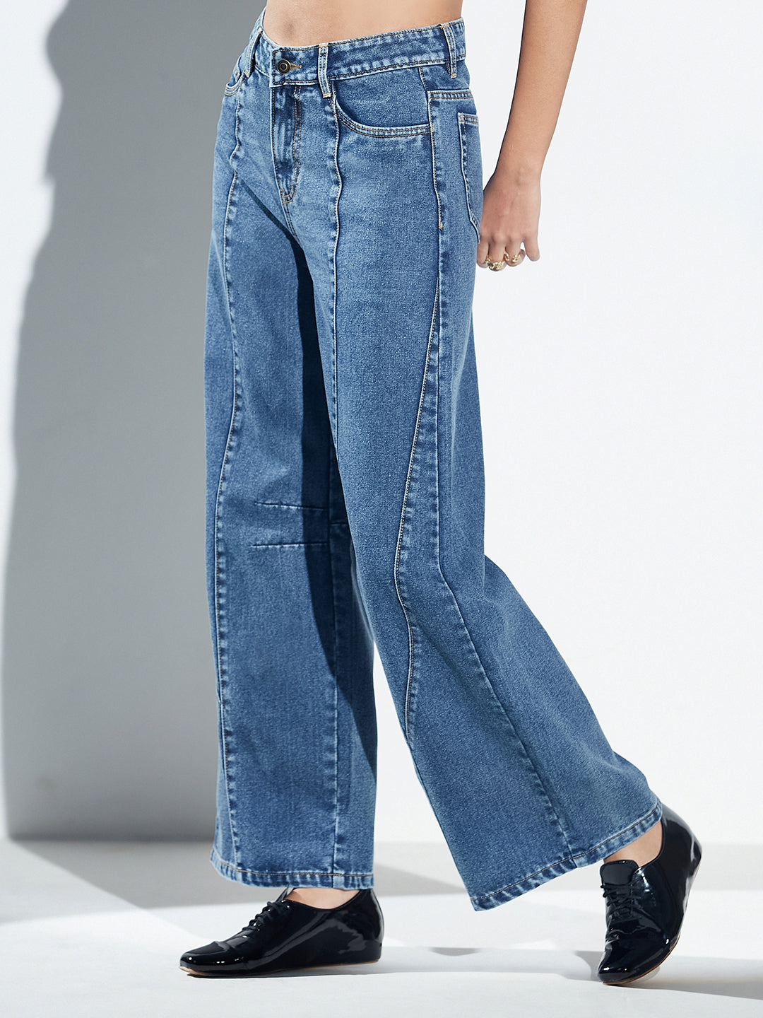 Blue Barrel Fit High-Rise Heavy Wash Whiskered Panelled Denim Jeans For Women