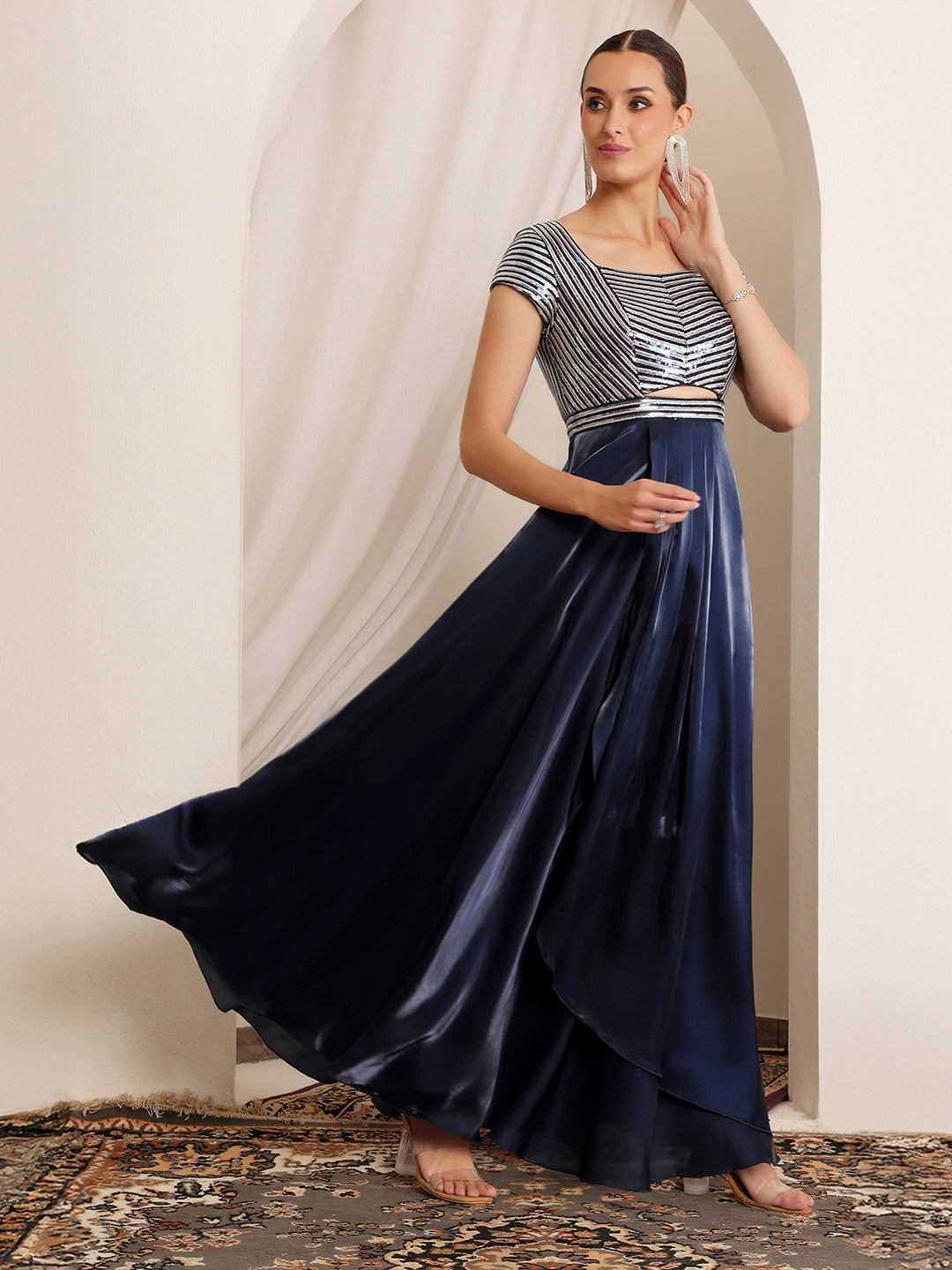 Women's Navy Blue Sweetheart Short Sleeve Embellished Pleated Satin Maxi Dress
